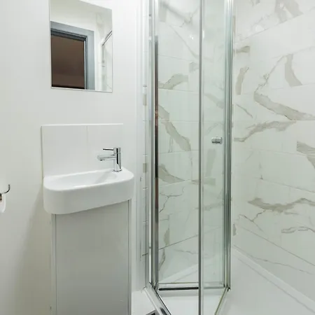 Villa Modern 5 Bed House In Bedford Perfect For Contractors Esterno foto