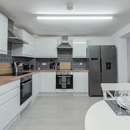 Villa Modern 5 Bed House In Bedford Perfect For Contractors Esterno foto