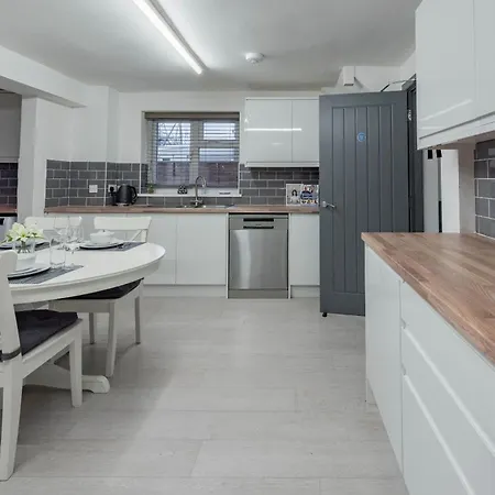 Villa Modern 5 Bed House In Bedford Perfect For Contractors Esterno foto